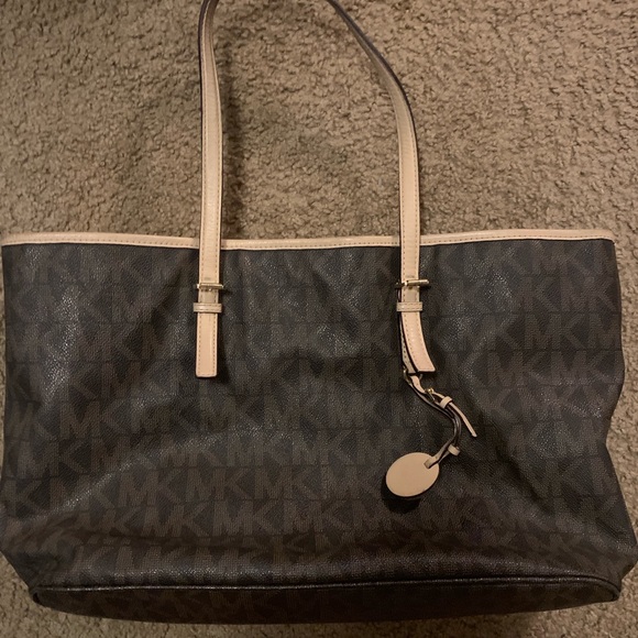 Michael Kors Handbags - Michael Kors large tote Michael Kors Handbags - Michael Kors large tote